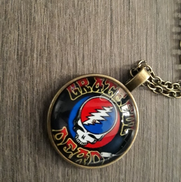 Jewelry - New grateful dead necklace dead head